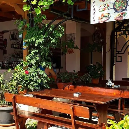 Arkadia Готель Приморсько