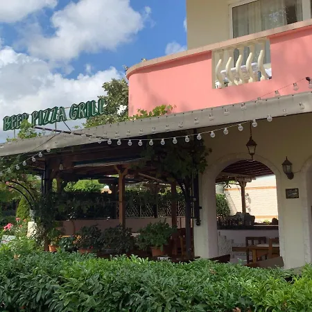 Arkadia Hotel 2*