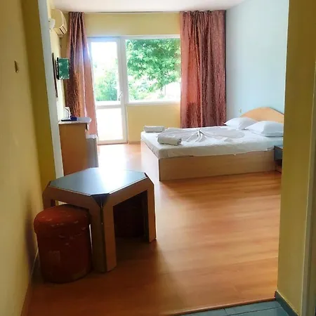 Arkadia Готель