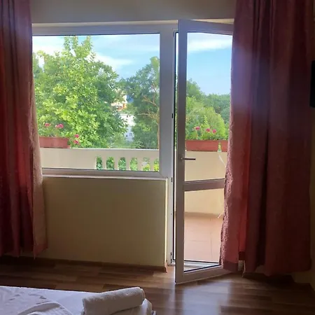 Arkadia Готель