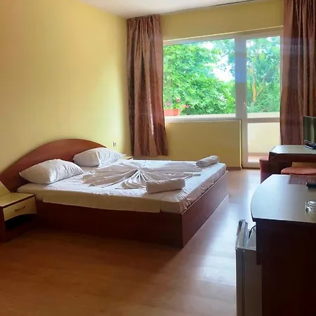 Arkadia Готель