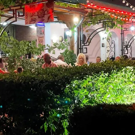 Arkadia Готель