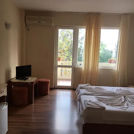 Готель Arkadia