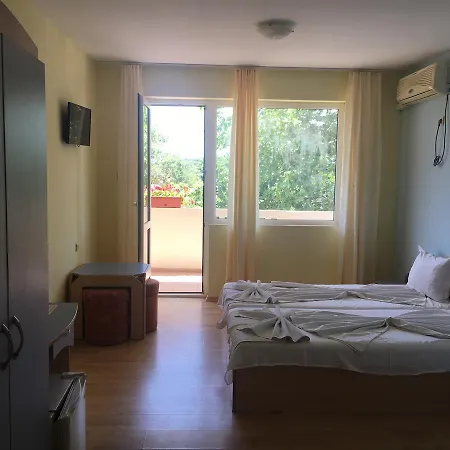 Готель Arkadia Приморсько