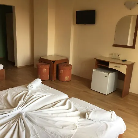 Arkadia Hotel 2*